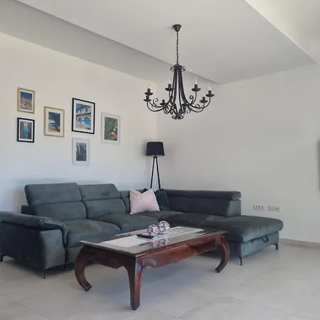 Segel Villa Pomer